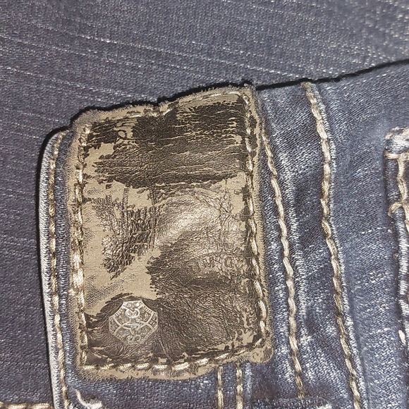 Silver Jeans - Picture 7 of 7